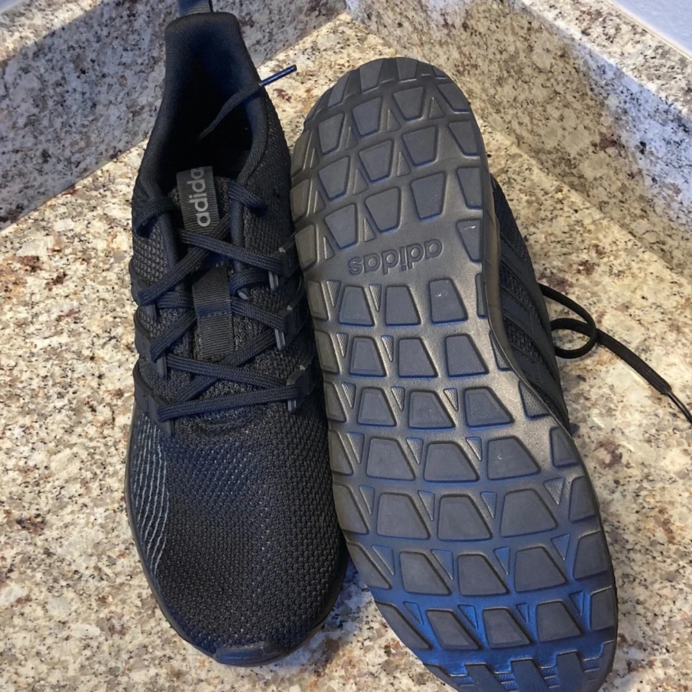 Adidas - Picture 2 of 5